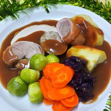 FESTIVE MAIN MEAL Roast Turkey Lunch FESTIVE MAIN MEAL Roast Turkey Lunch