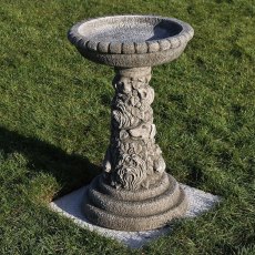 DRAGONSTONE Dog Birdbath DRAGONSTONE Dog Birdbath